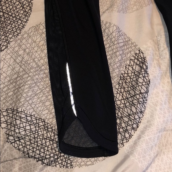 LULULEMON 7/8 mesh leggings - Picture 3 of 4